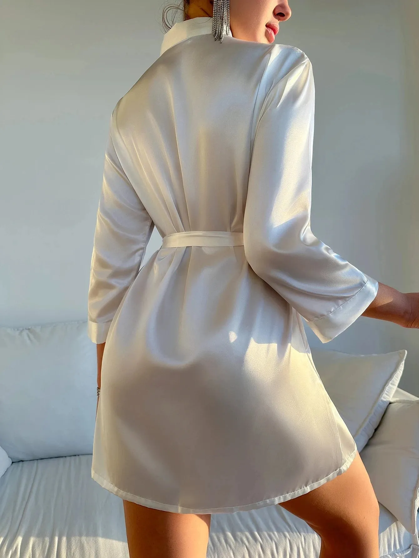 Womens V-Neck Sexy Silk Robe With Belt Short Satin Kimono Robe Sleepwear Bathrobe Bridesmaid Party Dressing Gown